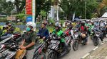 Potret Kepanikan Warga di SPBU Setelah Harga BBM Naik