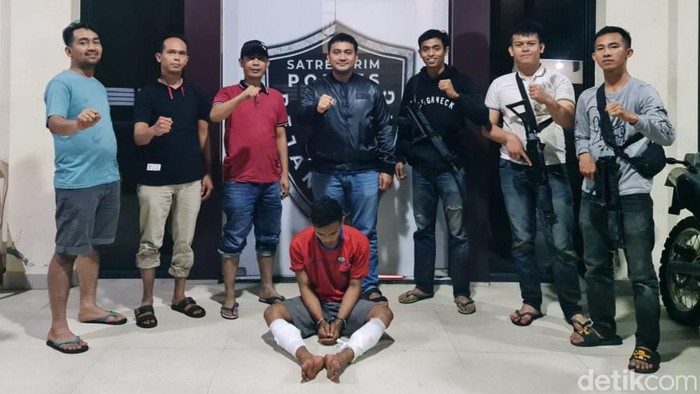 Begal ambulans ditangkap polisi.