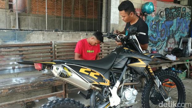 Bengkel Pesawat dan Helikopter