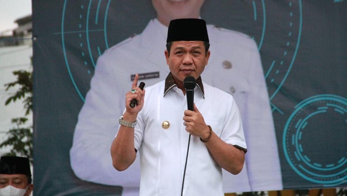 Bupati Bandung H.M. Dadang Supriatna