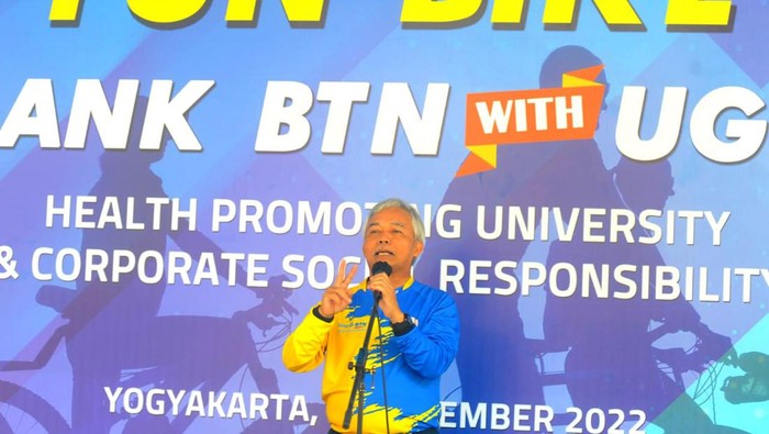Dukungan untuk Rumah Dosen Milenial Wujud nyata dukungan terhadap kesejahteraan insan di dunia pendidikan, Bank BTN siap menyediakan rumah bagi para dosen milenial.
Selain di segi bisnis, Bank BTN juga menyalurkan bantuan berupa renovasi sarana prasana untuk kampus UGM guna memajukan dunia pendidikan Indonesia.
