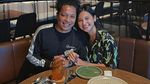 Indah Permatasari dan Arie Keriting Saat Makan Romantis hingga Jualan Pisang
