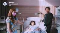 Tepat hari Sabtu (3/9), anak pertama pasangan ini akhirnya lahir ke dunia. Kegembiraan terlihat jelas pada wajah kedua orang tua baru ini. Foto: Instagram/indahpermatas & instagraam/arie_keriting