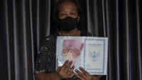 BLT pengalihan subsidi dengan total Rp600 ribu yang dicairkan menjadi dua tahap (pertahap Rp300 ribu). 