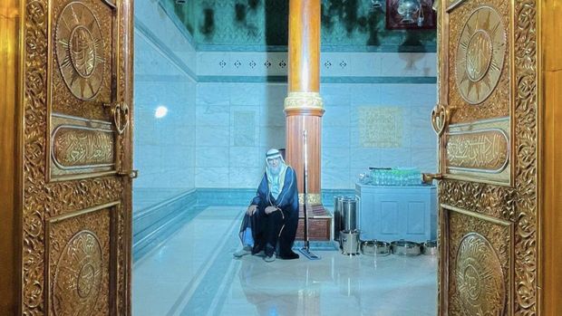 Isi ruangan dalam Ka'bah (Haramain Archive)