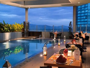 5 Kafe Rooftop di Tangerang Ini Punya Suasana Romantis, Mampir Yuk!