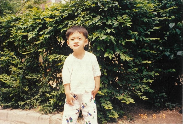 Foto masa kecil Kang Tae Oh