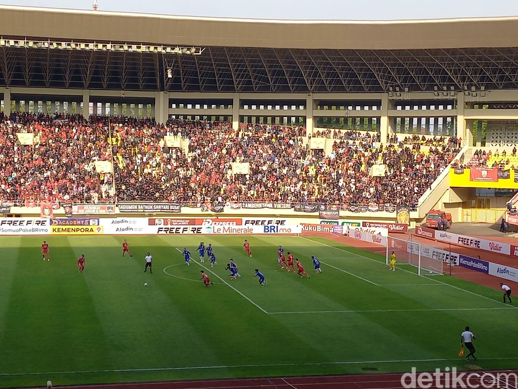 Laga babak pertama derby Jateng, antara tuan rumah Persis Solo melawan PSIS Semarang, berakhir seri 0-0, Sabtu (3/9/2022).