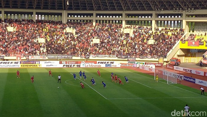 Laga babak pertama derby Jateng, antara tuan rumah Persis Solo melawan PSIS Semarang, berakhir seri 0-0, Sabtu (3/9/2022).