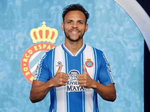 Martin Braithwaite Dibuang Barcelona, Nyebrang ke Espanyol