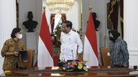 Selain itu, menurut Sri Mulyani, lebih dari 70% subsidi justru dinikmati kelompok masyarakat mampu yaitu pemilik mobil pribadi. Mestinya, kata Sri Mulyani, uang negara diprioritaskan memberikan subsidi pada masyarakat kurang mampu. 