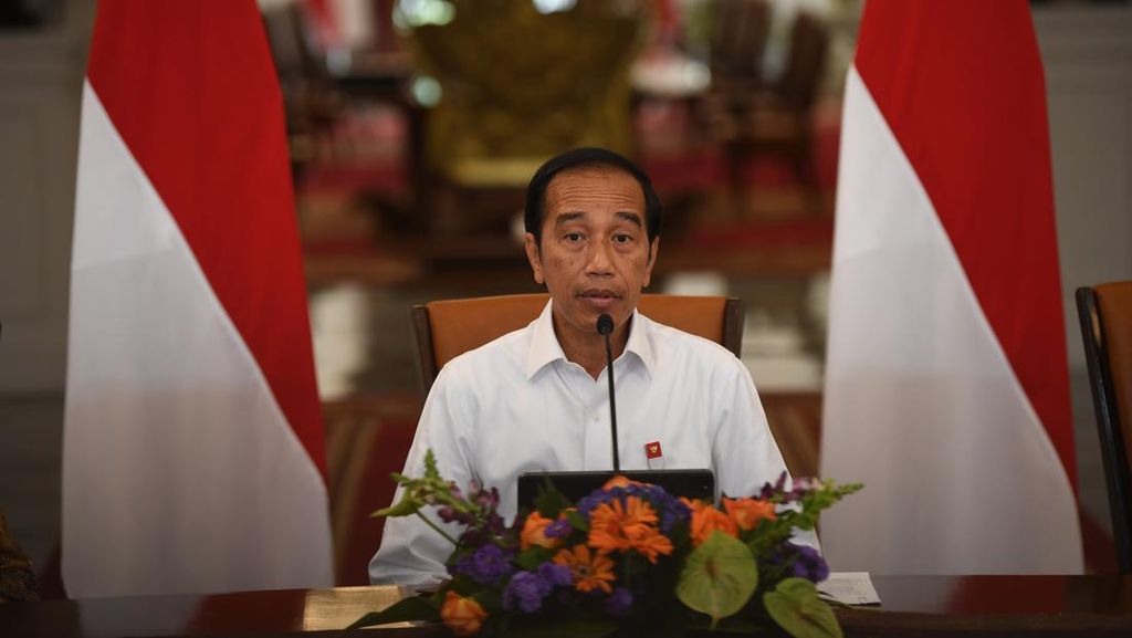 Cerita Jokowi Semedi Putuskan RI Tak Lockdown Meski 80% Kabinet Minta