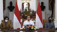 Pemerintah menetapkan harga Pertalite dari Rp7.650 per liter menjadi Rp10.000 per liter, solar subsidi dari Rp5.150 per liter menjadi Rp6.800 per liter, Pertamax nonsubsidi naik dari Rp12.500 menjadi Rp14.500 per liter. 