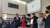 Momen usai penandatanganan MoU antara pihak SMA Del dengan AirAsiaFoto: Ilyas Fadilah/detikcom