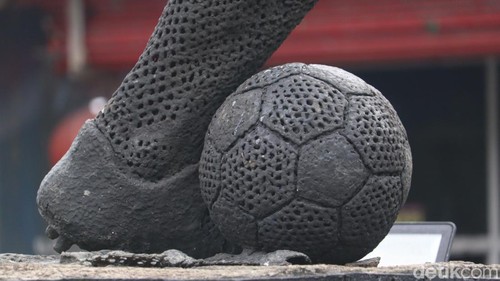 Monumen Sepak Bola di Kota Bandung.