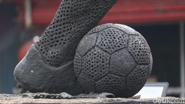 Monumen Sepak Bola di Kota Bandung.