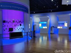 Wujud Ponsel Pertama, Telepon Presiden AS dan Helikopter Mars