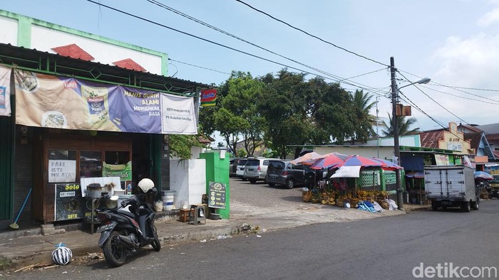 Suana daerah TKP pengeroyokan TNI oleh 5 orang warga sipil di Pasar Blauran, Salatiga