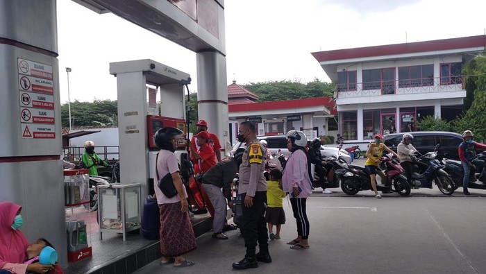 Polsek Neglasari amankan SPBU jelang kenaikan harga BBM, Sabtu (3/9/2022).