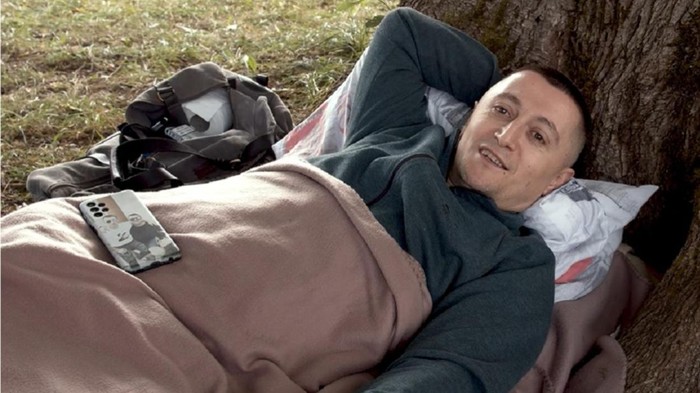 Gokil, Pria Ini Cetak Rekor Kompetisi Rebahan usai Berbaring Selama 60 Jam