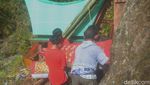 Potret Manene Suku Toraja, Ritual Membersihkan Mumi Leluhur