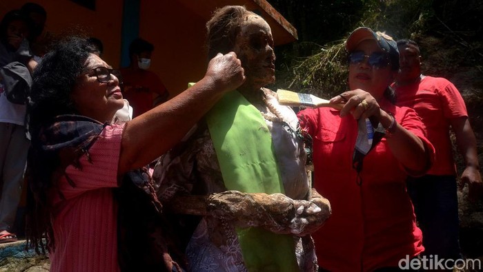 Ritual Ma'nene Toraja