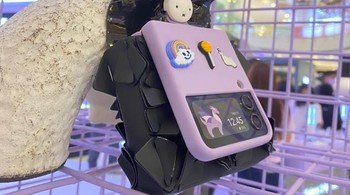 Samsung pun berkolaborasi dengan brand-brand lokal kekinian, meliputi BYO, ELLA , GLO, dan Shining Bright, untuk menghadirkan kemasan produk yang memiliki desain khusus. Foto: Samsung