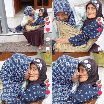 Viral seorang wanita yang menggendong ibunya menggunakan kain.