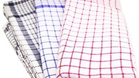 Dulu serbet atau kain lap dapur hanya bisa ditemukan di pasar hingga di warung. Kini serbet dengan motif kotak-kotak hingga motif bunga bisa ditemukan dengan mudah di berbagai toko online. Foto: Pool/Site