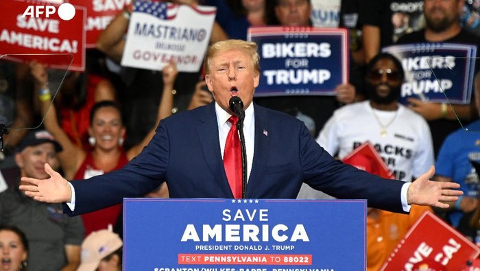Balas Serangan, Donald Trump Sebut Biden Musuh Negara (AFP Photo)
