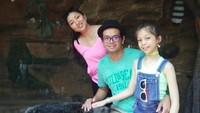 Momen Nada Tarina Putri berlibur bersama Bheben T-Five dan juga sang bunda. Foto: dok. Instagram Bheben T-Five