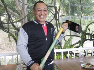 Dukung UMKM, Begini Cara Walkot Promosikan Cangkul Buatan Cilegon