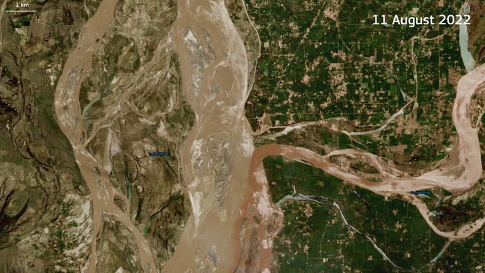 Foto Satelit Banjir di Pakistan Membentuk Danau Raksasa A satellite view shows an area of the Rahim Yar Khan District, in Punjab, Pakistan, after flooding, September 2, 2022. European Union/Copernicus Sentinel-2 imagery ? Processed by @DEFIS_EU/Handout via REUTERS ATTENTION EDITORS - THIS IMAGE HAS BEEN SUPPLIED BY A THIRD PARTY. MANDATORY CREDIT.