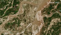 Hujan lebat yang mengguyur Pakistan sejak Juni lalu telah membuat seperempat wilayah Pakistan terendam banjir. (European Union/Copernicus Sentinel-2/Reuters)