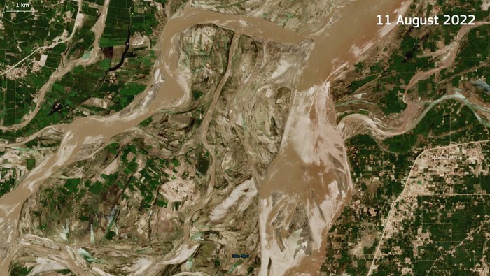 Foto Satelit Banjir di Pakistan Membentuk Danau Raksasa A satellite view shows an area of the Rahim Yar Khan District, in Punjab, Pakistan, after flooding, September 2, 2022. European Union/Copernicus Sentinel-2 imagery ? Processed by @DEFIS_EU/Handout via REUTERS ATTENTION EDITORS - THIS IMAGE HAS BEEN SUPPLIED BY A THIRD PARTY. MANDATORY CREDIT.