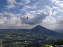 7 Aktivitas Seru di Gunung Telomoyo: Mendaki hingga Gantole