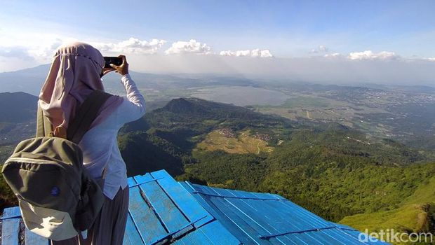 Gunung Telomoyo, Magelang, Minggu (4/9/2022).
