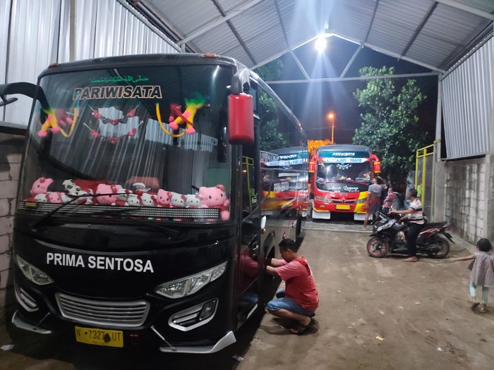 Harga Solar Naik, Pengusaha Travel Mojokerto Terpaksa Naikkan Tarif Hingga Rp 300 Ribu