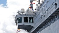 Kapal induk itu mewarisi nama kapal induk lain yang sudah pensiun yang terkenal karena melakukan blokade terhadap pasukan Angkatan Laut Pakistan selama perang kemerdekaan Bangladesh tahun 1971 silam.