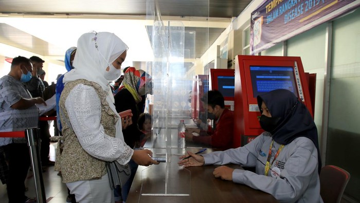 PT Pelni juga ikut merayakan Hari Pelanggan Nasional 2022 dengan meningkatkan layanan bagi penumpang tujuan Surabaya dengan menggunakan KM Gunung Dempo.