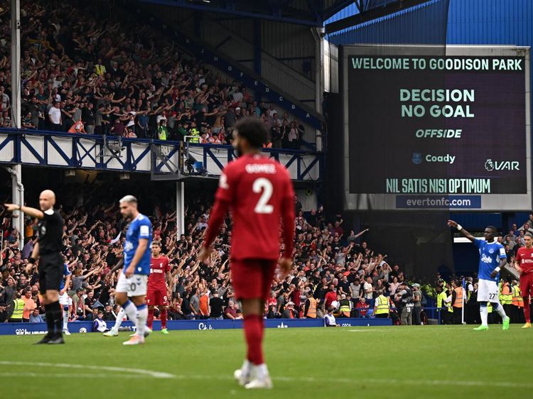 VAR Selamatkan Tim-tim Besar Premier League