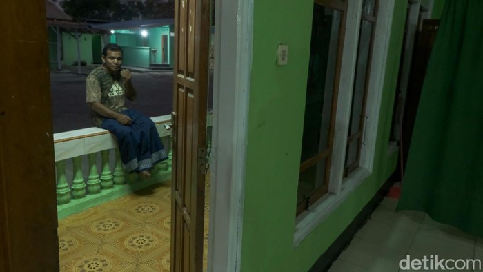 Masjid Ini Jadi Simbol Kerukunan Antarumat Beragama di Perbatasan RI-Timor Leste Sebuah masjid berdiri di Kota Wini, NTT, yang sebagian besar penduduknya memeluk agama Katolik dan Kristen. Masjid yang dinamakan Nurul Mubin ini menjadi simbol kerukunan antarumat agama di perbatasan RI-Timor Leste, Minggu, 4/9/2022.