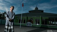 Imam Masjid Nurul Mubin, Dahlan Lagi mengatakan, pada tahun 1999 masjid ini mulai berkembang seiring banyaknya penduduk Timor Leste yang pindah ke Indonesia khususnya ke Wini.