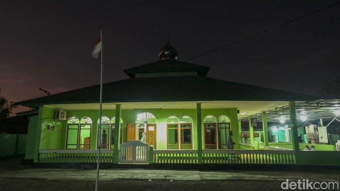 Masjid Ini Jadi Simbol Kerukunan Antarumat Beragama di Perbatasan RI-Timor Leste Sebuah masjid berdiri di Kota Wini, NTT, yang sebagian besar penduduknya memeluk agama Katolik dan Kristen. Masjid yang dinamakan Nurul Mubin ini menjadi simbol kerukunan antarumat agama di perbatasan RI-Timor Leste, Minggu, 4/9/2022.