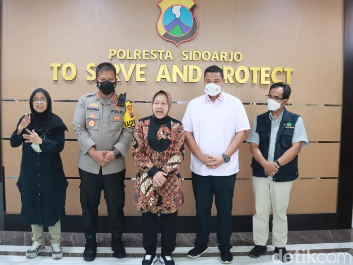 Mensos Risma di Polresta Sidoarjo