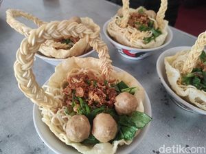 Uniknya Mi Ayam Keranjang Wonogiri, Wadah dan Tangkainya Bisa Dimakan