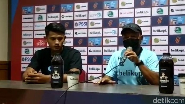 Pelatih Persela Fakhri Husaini