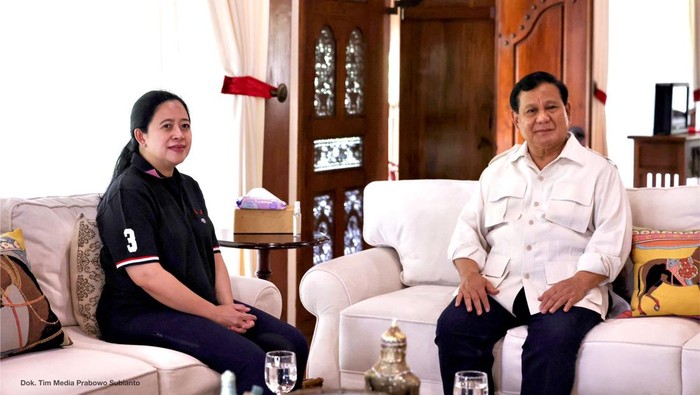Ketua Umum Gerindra Prabowo Subianto di kediamannya di Hambalang, Bogor, Jawa Barat, bersama elite PDIP Puan Maharani, Minggu (4/9/2022).