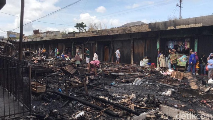 Puing sisa kebakaran Pasar Lettu Bakri di Kota Sukabumi.