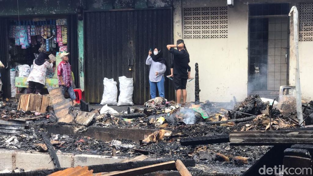 Potret Puing Sisa Kebakaran Pasar Lettu Bakri Sukabumi